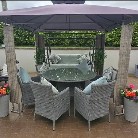 Dernvale House - Single -sleeps 4 בית הארחה Mullinderg