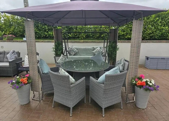 Dernvale House - Single -sleeps 4 بيت ضيافة Mullinderg
