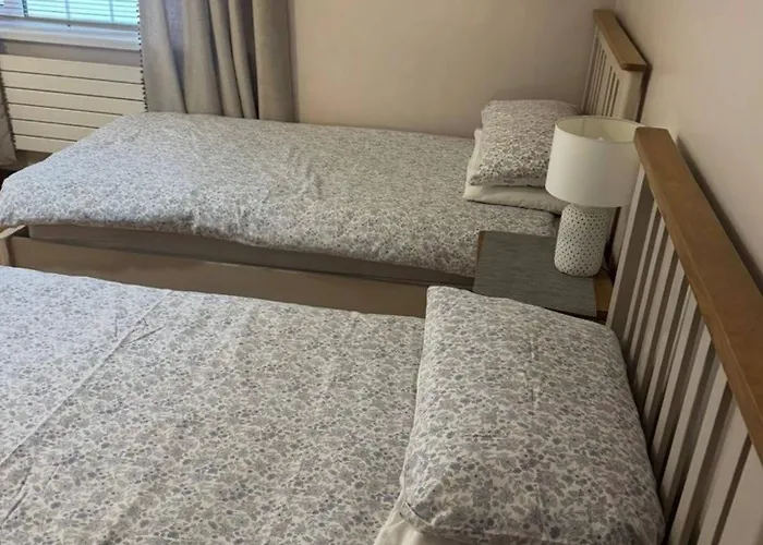 Pensjonat Dernvale House - Single -sleeps 4 *